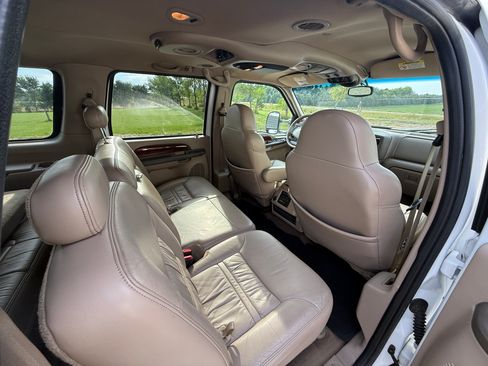 Used 2001 Ford Excursion Limited AWD/4WD image 15