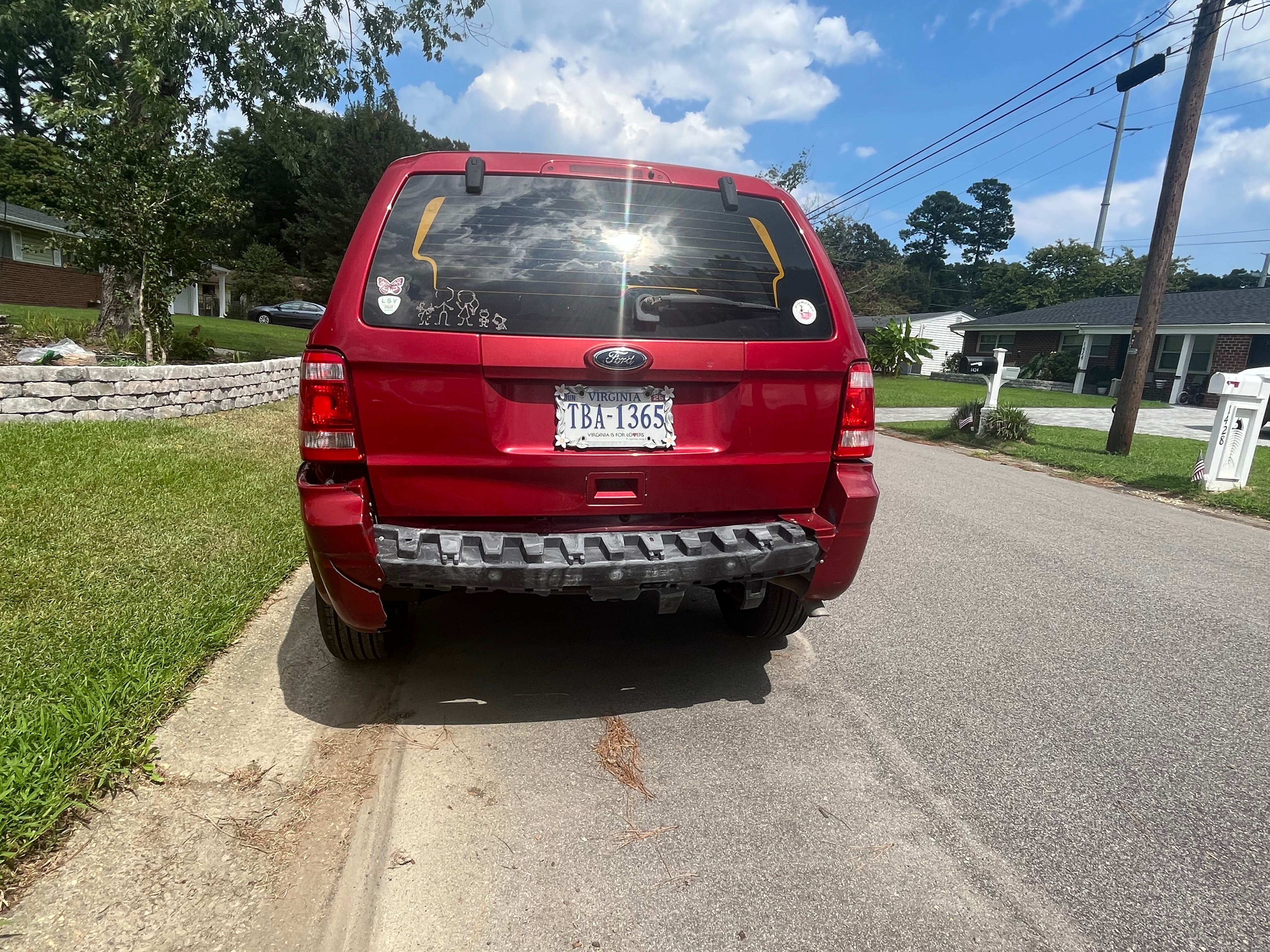 Used 2010 Ford Escape XLS FWD image 2