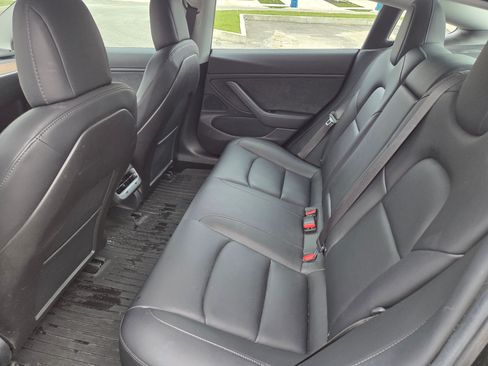 Used 2018 Tesla Model 3 Long Range image 16