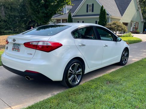 Used 2014 Kia Forte EX w/ Premium Package FWD image 4