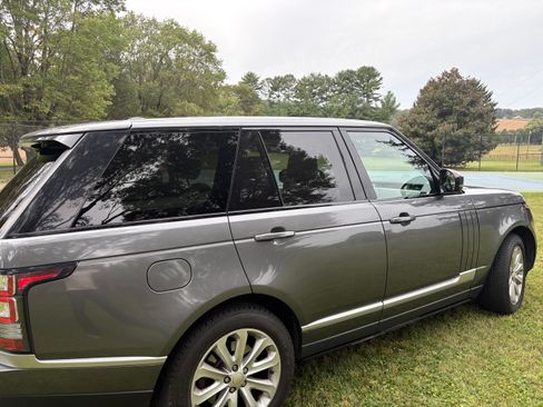 Used 2014 Land Rover Range Rover HSE image 4