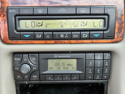 Used 2003 Mercedes-Benz CLK 320 Cabriolet image 12