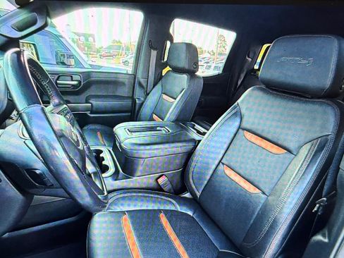 Used 2022 GMC Sierra 1500 AT4 w/ AT4 Premium Package AWD/4WD image 8