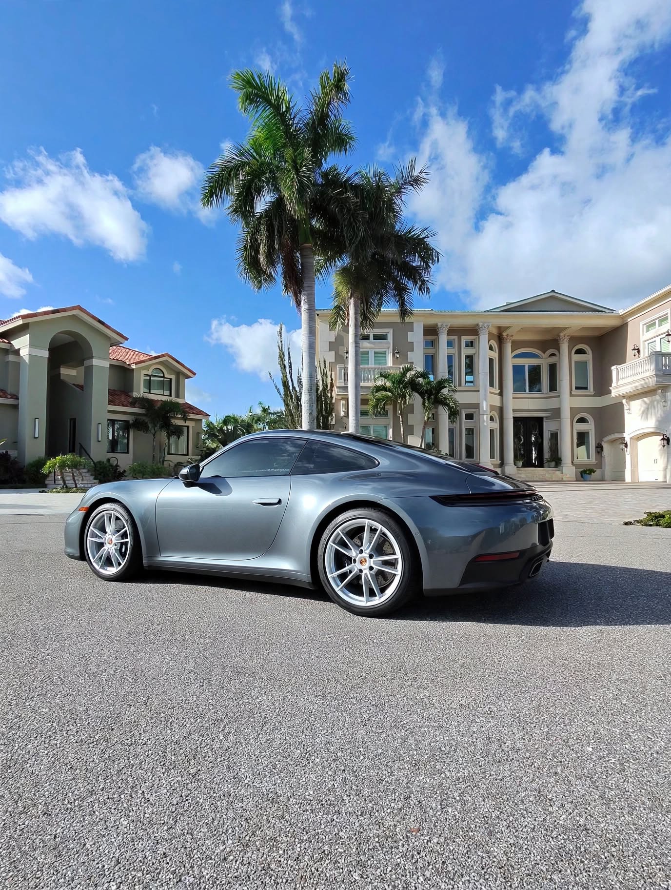 Used 2025 Porsche 911 Carrera RWD image 18