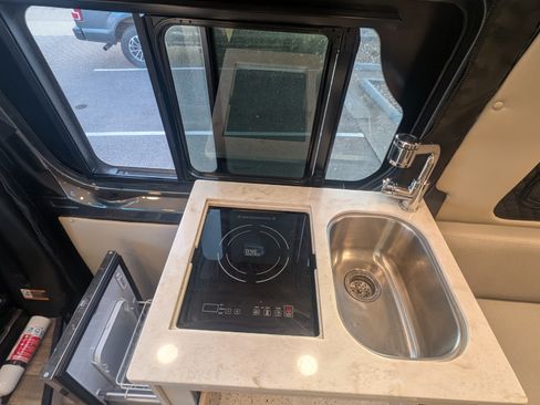 Used 2020 Mercedes-Benz Sprinter 2500 image 13