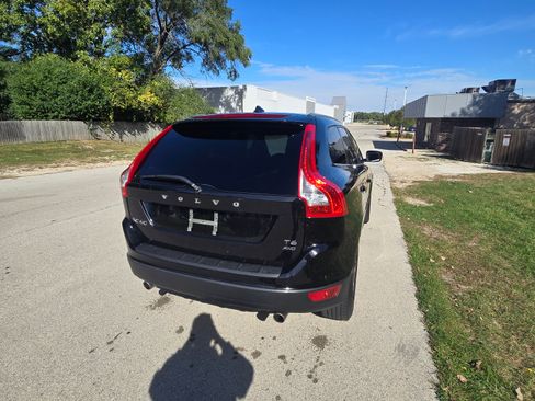 Used 2013 Volvo XC60 T6 Platinum image 5