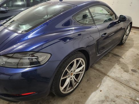 Used 2025 Porsche 718 Cayman image 8