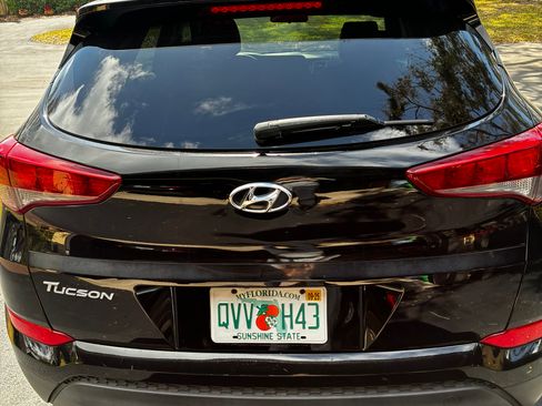 Used 2018 Hyundai Tucson SE image 8