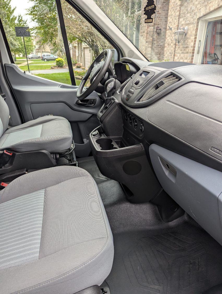 Used 2019 Ford Transit 250 130 Medium Roof RWD image 14