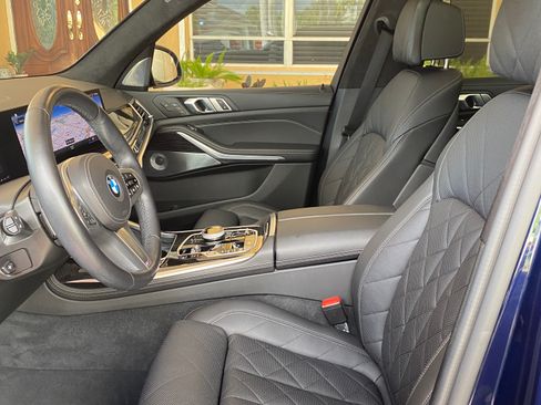 Used 2023 BMW X7 xDrive40i w/ Executive Package image 9