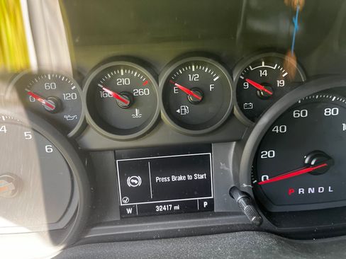 Used 2024 Chevrolet Silverado 1500 Custom image 8