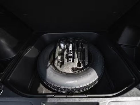 Used 2022 Jeep Grand Cherokee Laredo X image 29