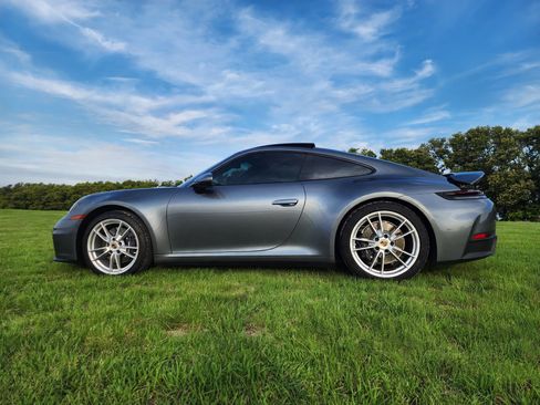 Used 2025 Porsche 911 Carrera RWD image 23