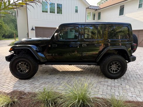 Used 2022 Jeep Wrangler Unlimited Rubicon w/ Xtreme Recon 35" Tire Package AWD/4WD image 2