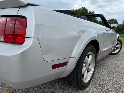 Used 2008 Ford Mustang Premium RWD image 11