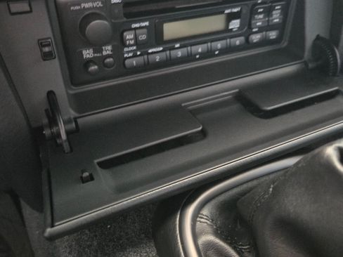 Used 2001 Honda S2000 image 25