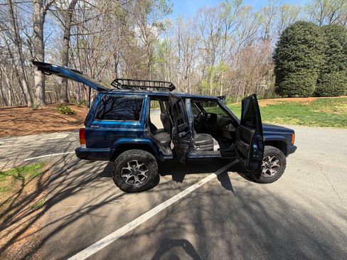 Used 2000 Jeep Cherokee Limited image 12