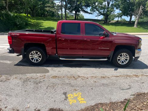 Used 2017 Chevrolet Silverado 1500 LT w/ All Star Edition AWD/4WD image 4