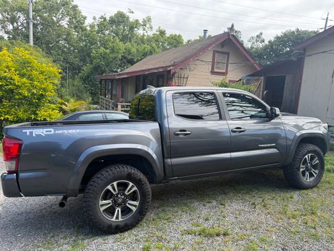 Used 2017 Toyota Tacoma TRD Sport RWD image 16