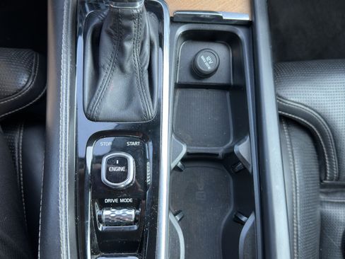 Used 2017 Volvo S90 T6 Inscription w/ Vision Package image 14