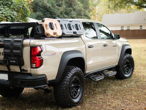 Used 2024 Chevrolet Colorado ZR2 w/ ZR2 Bison Edition image 13