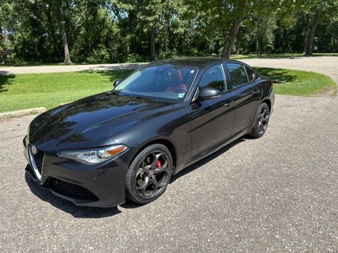 Used 2019 Alfa Romeo Giulia Ti Sport w/ Quick Order Package 22S Sport AWD/4WD image 9