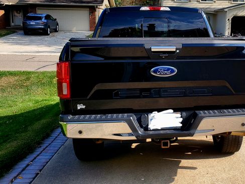 Used 2018 Ford F150 XLT w/ Equipment Group 302A Luxury image 8