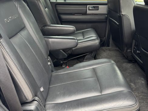 Used 2015 Ford Expedition Platinum AWD/4WD image 29