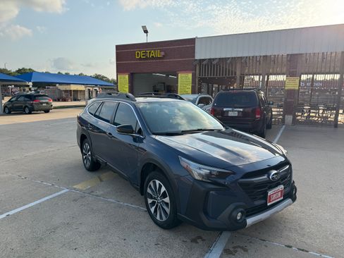 Used 2023 Subaru Outback Limited XT AWD/4WD image 4