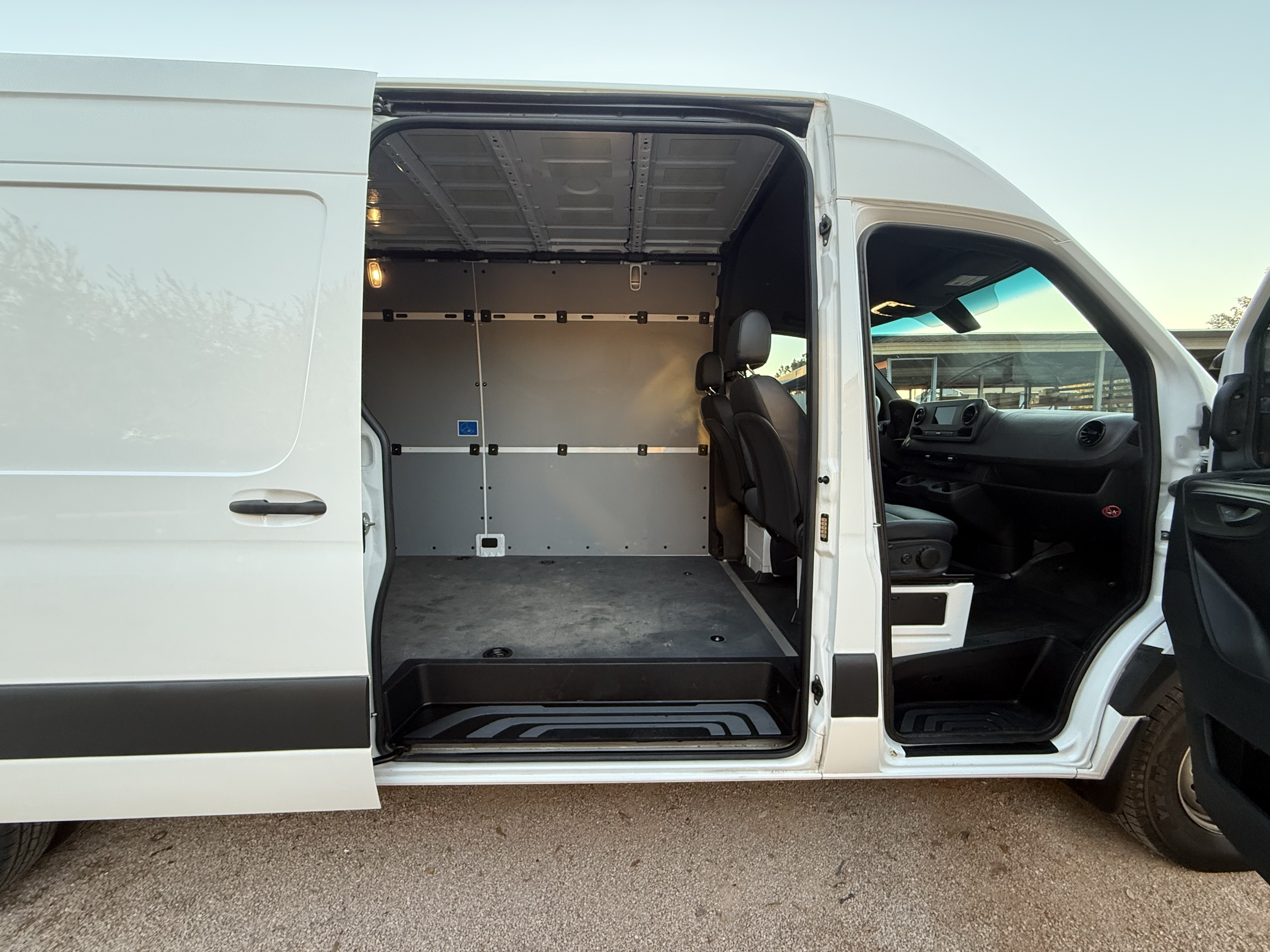 Used 2022 Mercedes-Benz Sprinter 3500 image 21