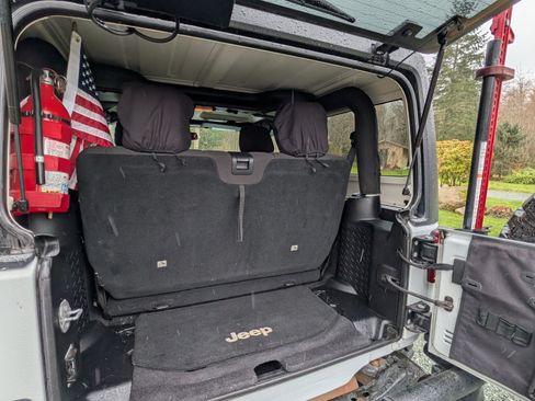 Used 2015 Jeep Wrangler Sport image 15