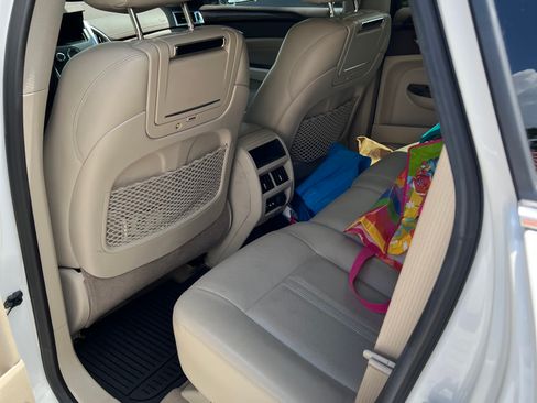 Used 2012 Cadillac SRX Luxury FWD image 6