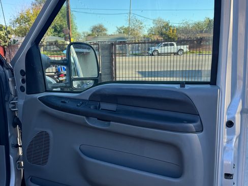 Used 2006 Ford F250 XLT image 12