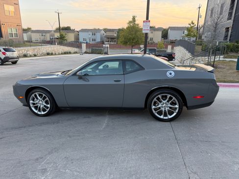 Used 2023 Dodge Challenger SXT w/ Plus Package image 6