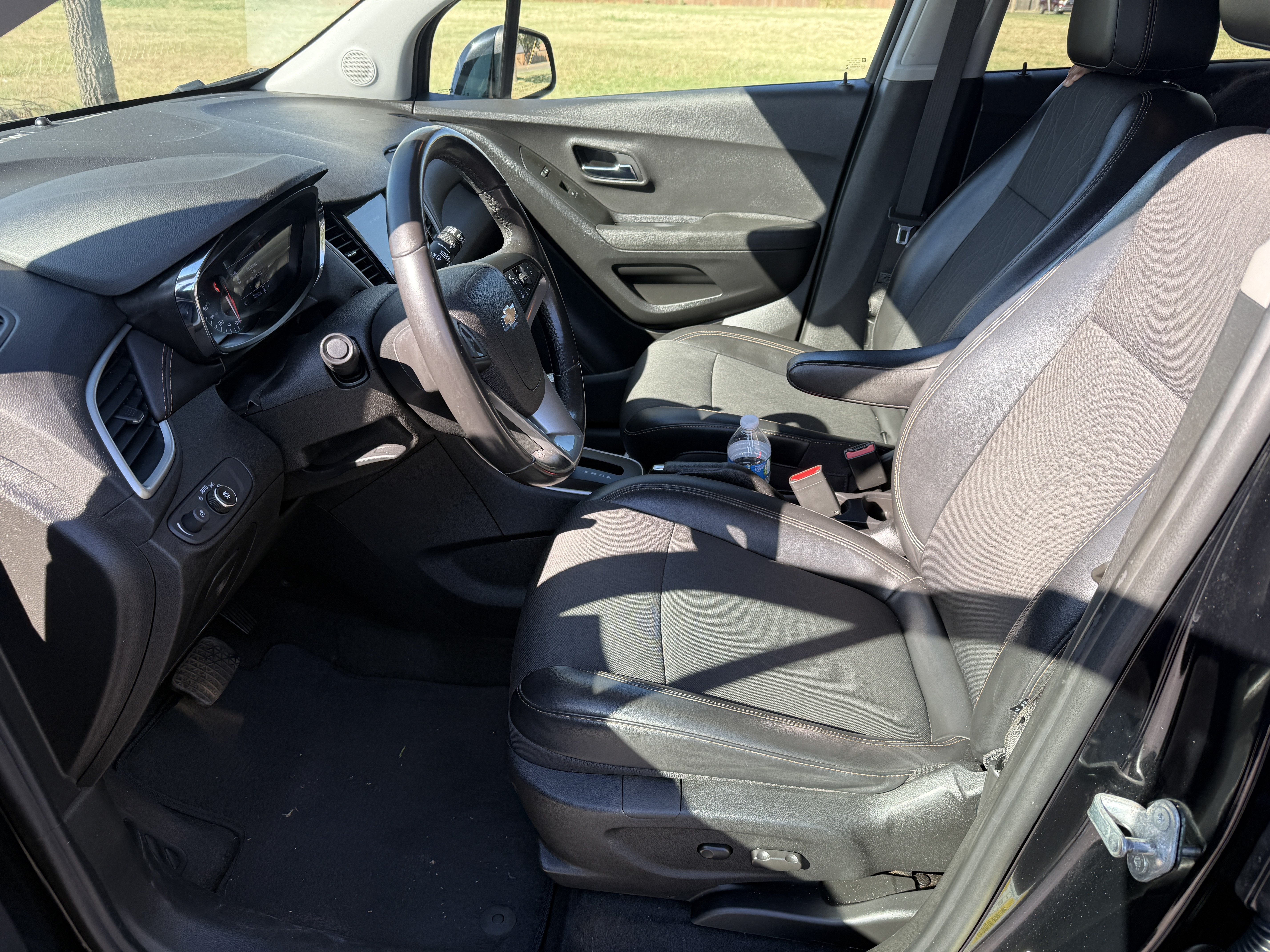Used 2019 Chevrolet Trax LT w/ LT Convenience Package FWD image 10