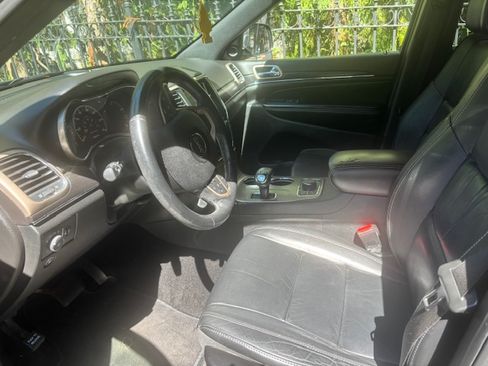 Used 2014 Jeep Grand Cherokee Limited image 17