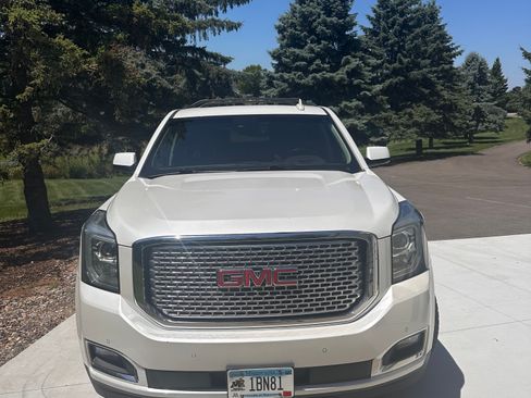 Used 2016 GMC Yukon XL Denali w/ Open Road Package AWD/4WD image 4