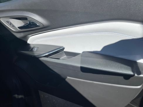 Used 2025 Chevrolet Trax LT w/ Driver Confidence Package image 15