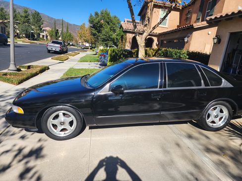 Used 1994 Chevrolet Impala SS image 4