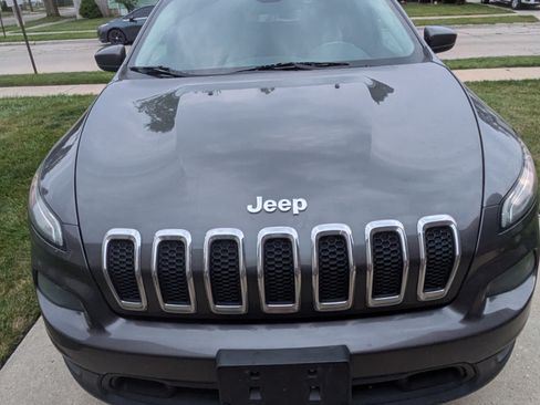 Used 2015 Jeep Cherokee Latitude w/ Cold Weather Group image 2