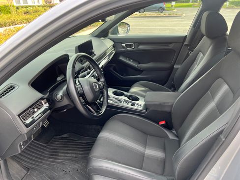 Used 2023 Honda Civic Sport image 4