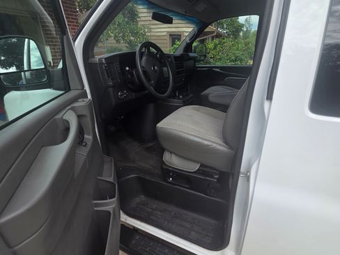 Used 2014 Chevrolet Express 1500 LT w/ LT Preferred Equipment Group image 16