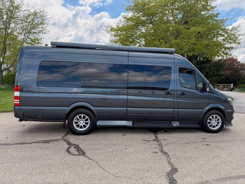 Used 2017 Mercedes-Benz Sprinter 3500 image 10
