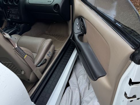 Used 2000 Pontiac Firebird Formula image 2