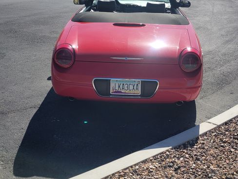 Used 2004 Ford Thunderbird image 12