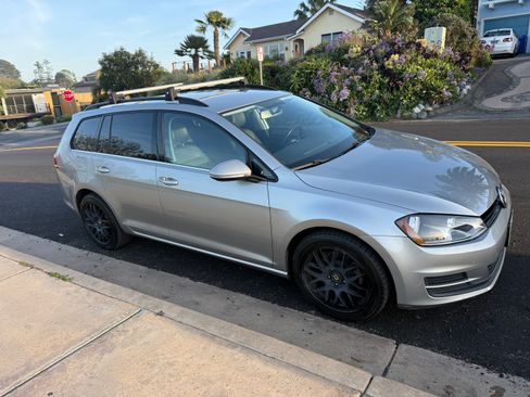Used 2015 Volkswagen Golf TDI S image 1