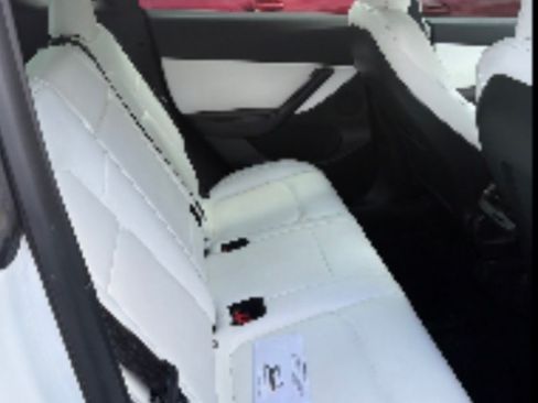 Used 2022 Tesla Model Y Performance image 9