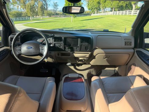 Used 2005 Ford Excursion Limited image 15