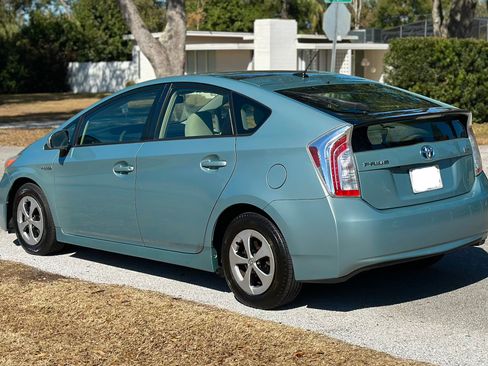 Used 2014 Toyota Prius Three image 4