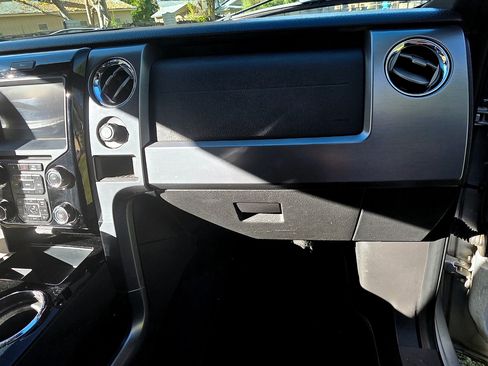 Used 2014 Ford F150 Limited image 17